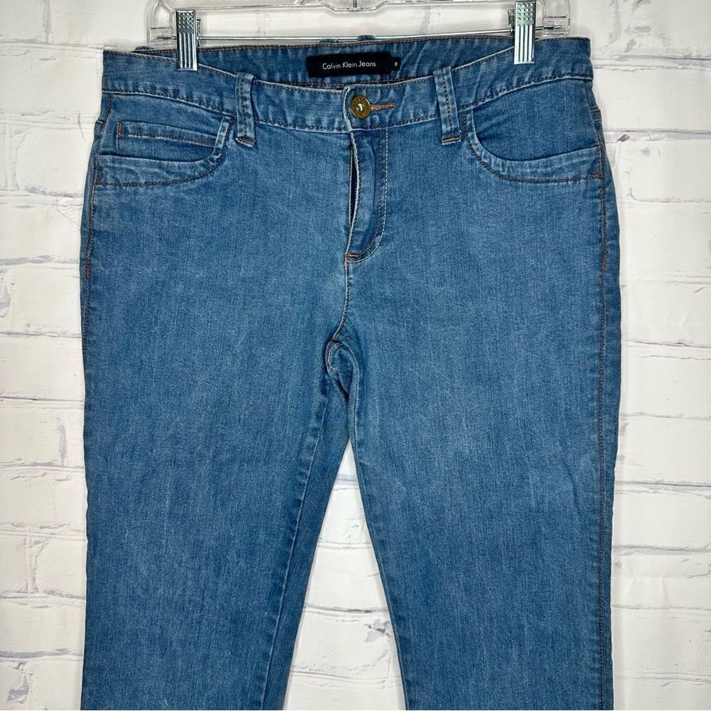 Calvin Klein cropped size 10 jeans‎